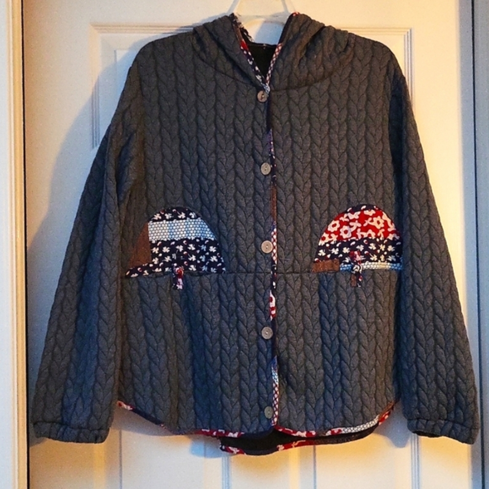 NWOT! Grey Cable Quilted Floral Cottagecore Hooded Jacket, Size Medium!